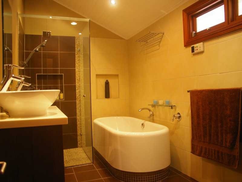 25 North Station Road, Booval QLD 4304