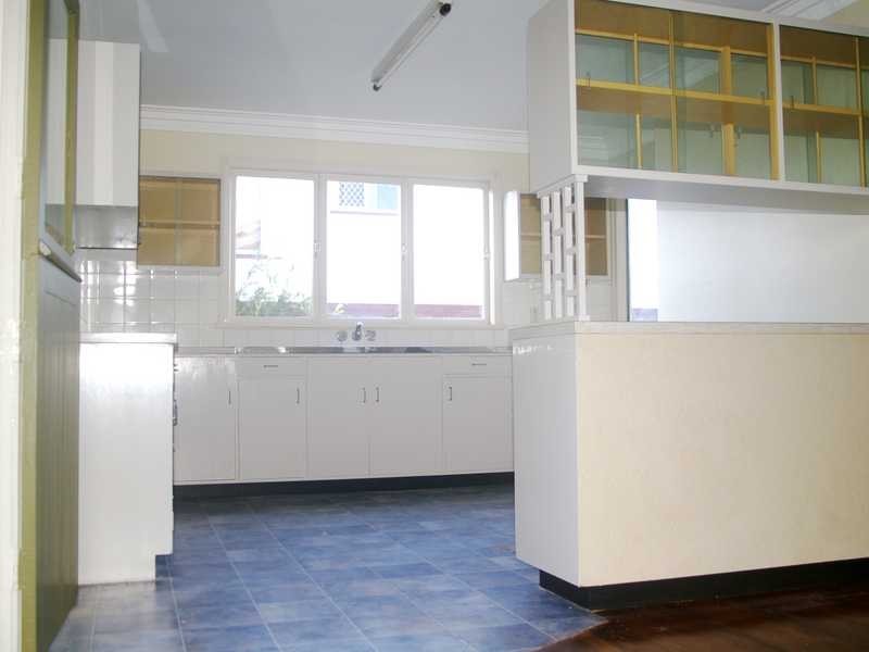 41 Raceview Street, Eastern Heights QLD 4305
