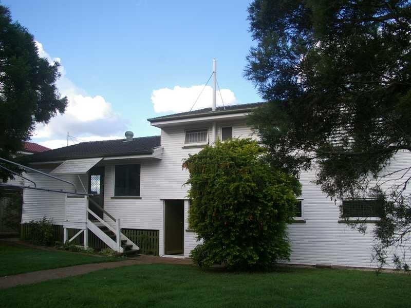 41 Raceview Street, Eastern Heights QLD 4305