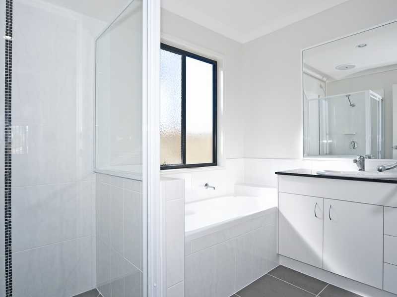 8 Stack Street, Collingwood Park QLD 4301