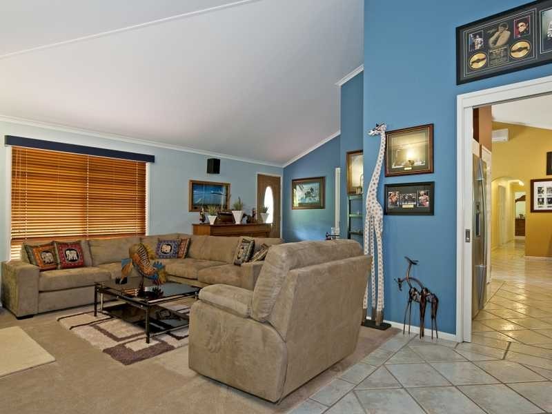 27 Bass Street Barellan Point, Karalee QLD 4306