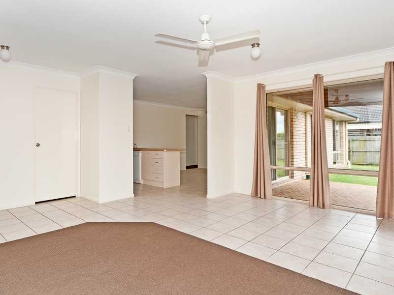 8 Glengarry Lane, Raceview QLD 4305