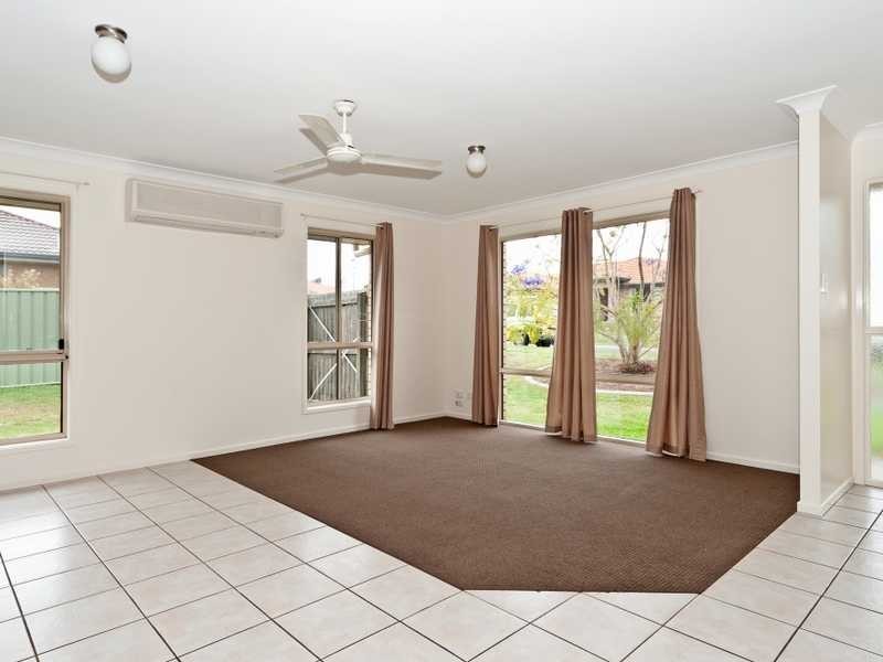 8 Glengarry Lane, Raceview QLD 4305