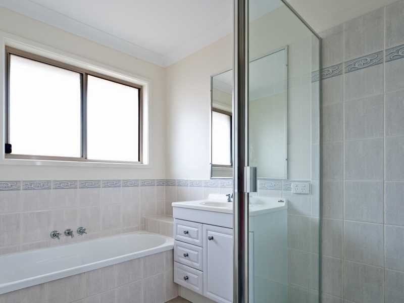 8 Glengarry Lane, Raceview QLD 4305