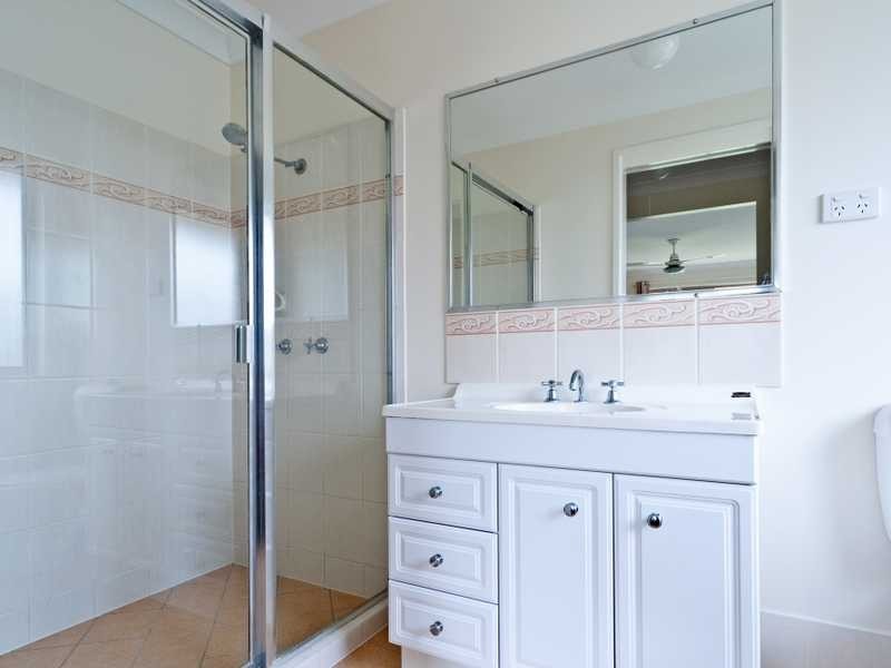 8 Glengarry Lane, Raceview QLD 4305