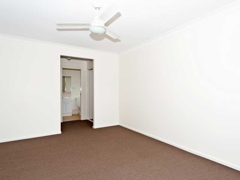 8 Glengarry Lane, Raceview QLD 4305