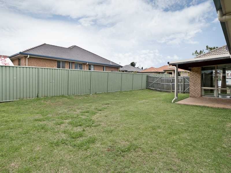 8 Glengarry Lane, Raceview QLD 4305