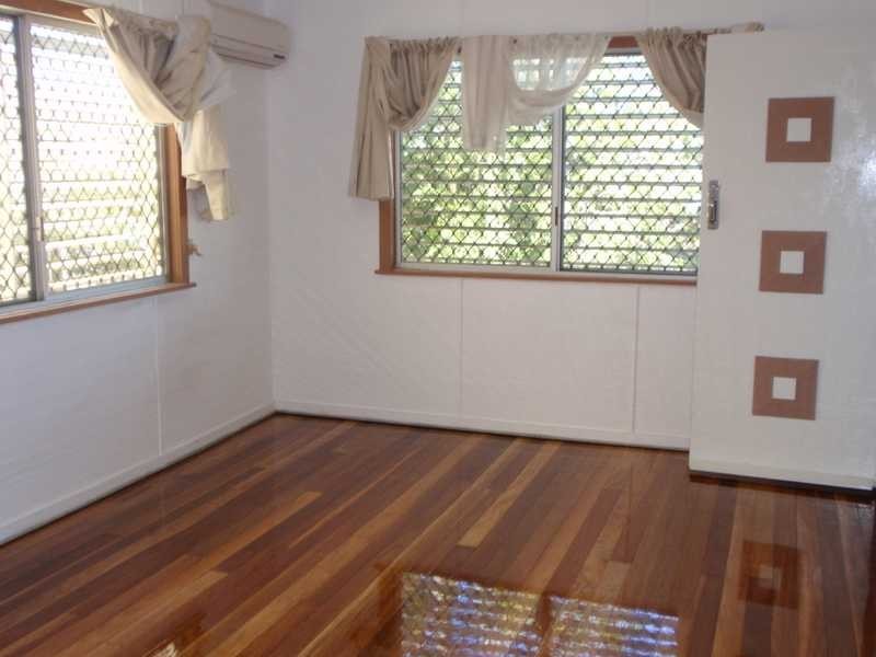 43 Grange RD, Eastern Heights QLD 4305