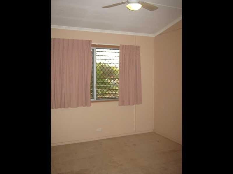 43 Grange RD, Eastern Heights QLD 4305