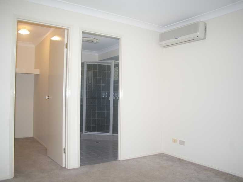 5 Poincianna Court, Walloon QLD 4306