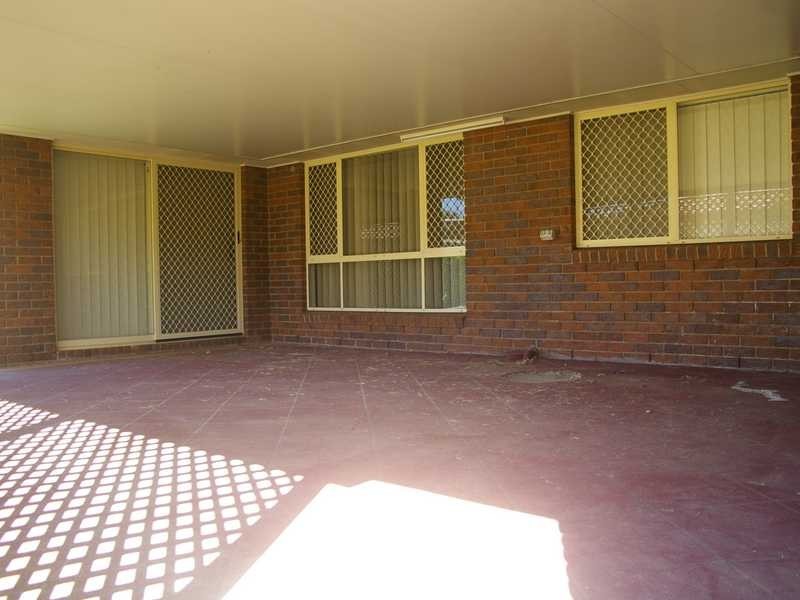 5 Poincianna Court, Walloon QLD 4306