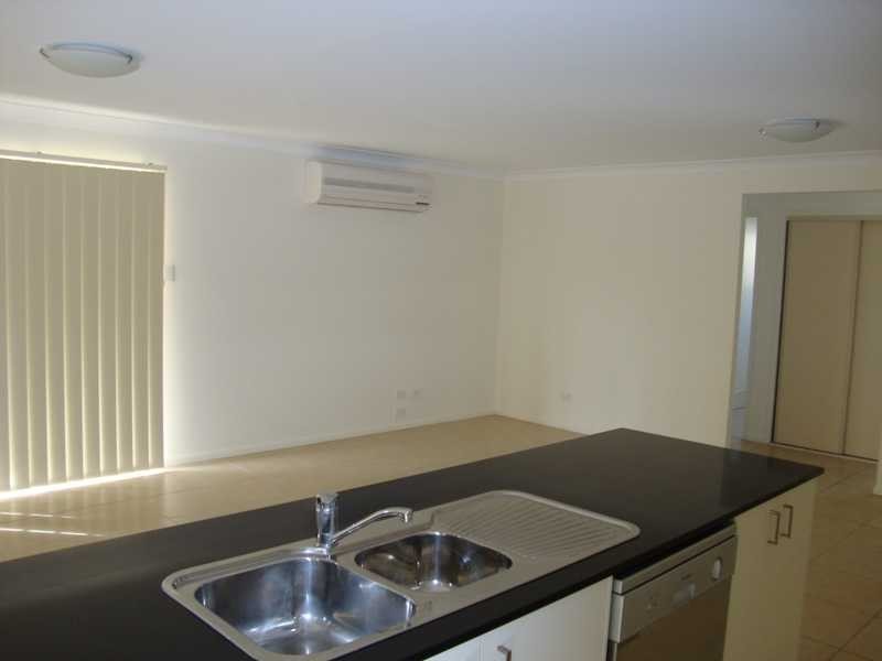 10 Armani Avenue, Wulkuraka QLD 4305