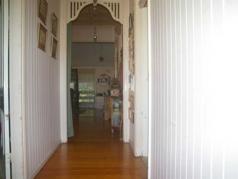 3 Roma Street, North Booval QLD 4304