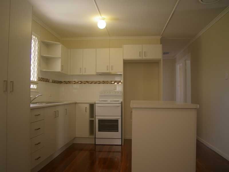 20 Phyllis Street, Eastern Heights QLD 4305