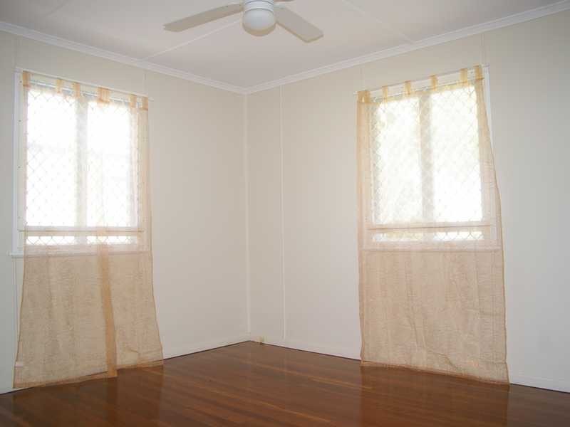 20 Phyllis Street, Eastern Heights QLD 4305