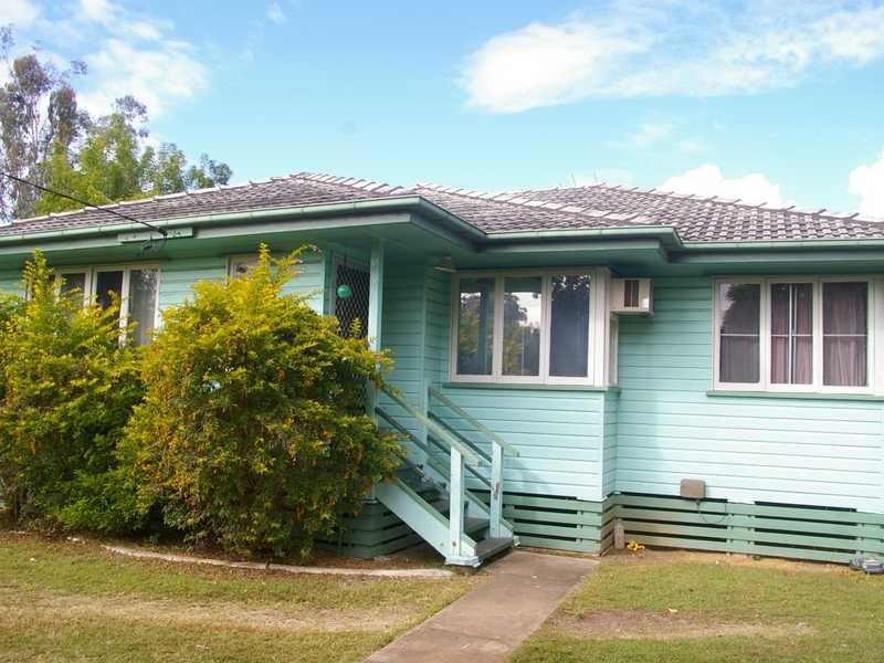 7 Crosshill Street, Leichhardt QLD 4305