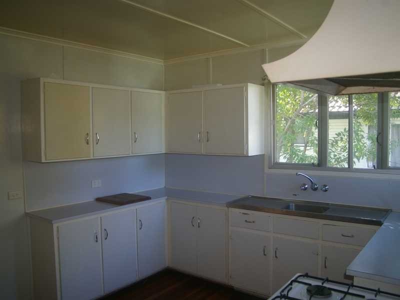 7 Crosshill Street, Leichhardt QLD 4305