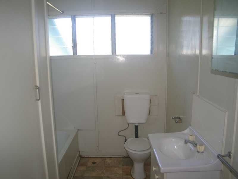 7 Crosshill Street, Leichhardt QLD 4305