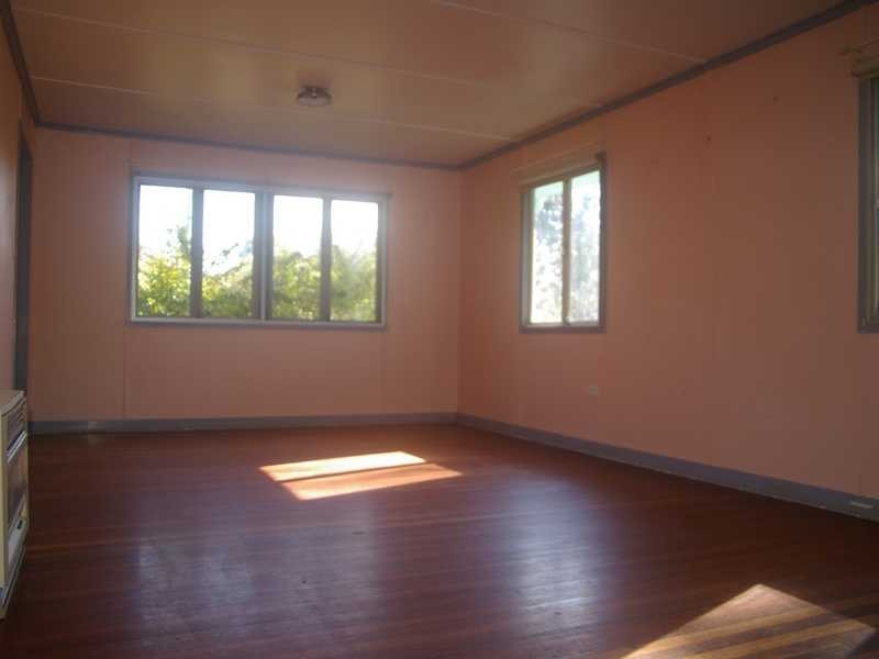 7 Crosshill Street, Leichhardt QLD 4305