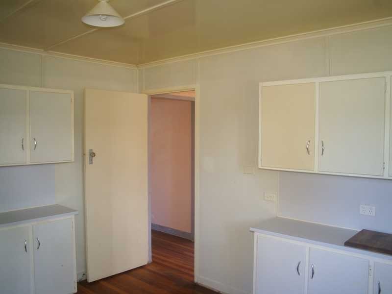 7 Crosshill Street, Leichhardt QLD 4305