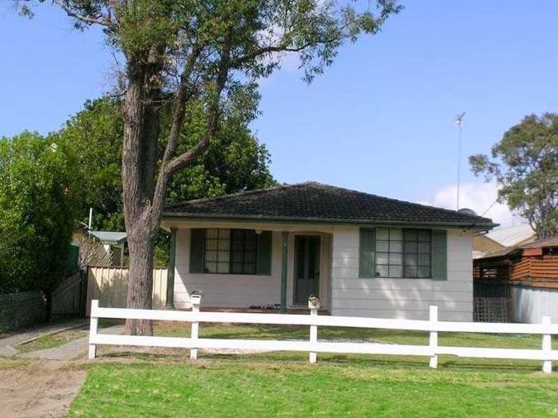 15 Balaclava Avenue, Woy Woy NSW 2256