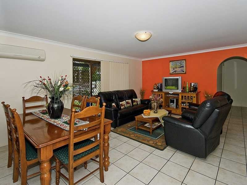 5 Bluegum Drive, Marsden QLD 4132