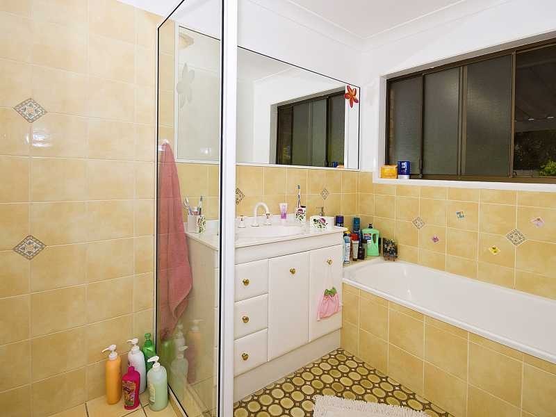 5 Bluegum Drive, Marsden QLD 4132