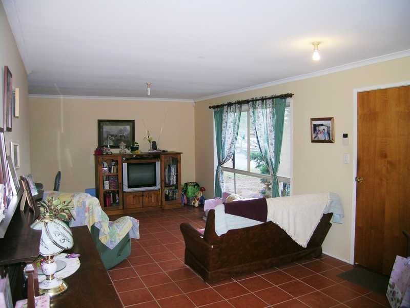 6 Front Court, Marsden QLD 4132