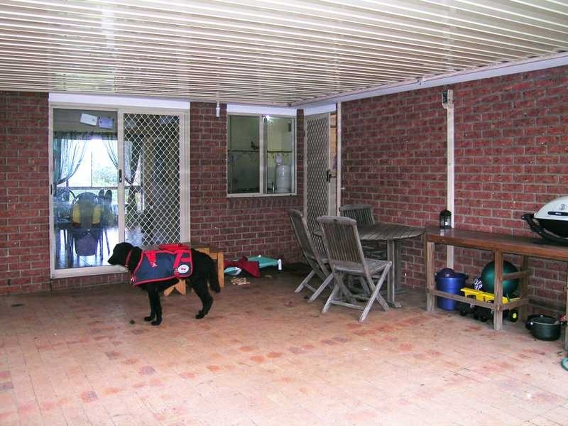 6 Front Court, Marsden QLD 4132