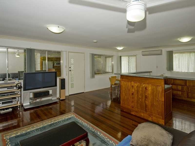 7 Windsor Street, Kingston QLD 4114