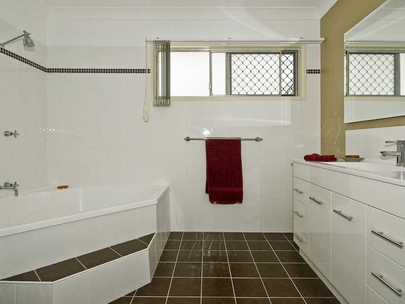 7 Windsor Street, Kingston QLD 4114