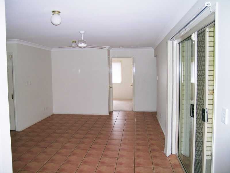 10 Lake Bogong Court, Waterford West QLD 4133