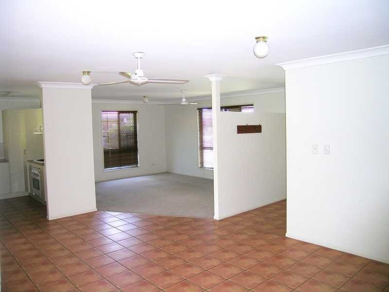 10 Lake Bogong Court, Waterford West QLD 4133