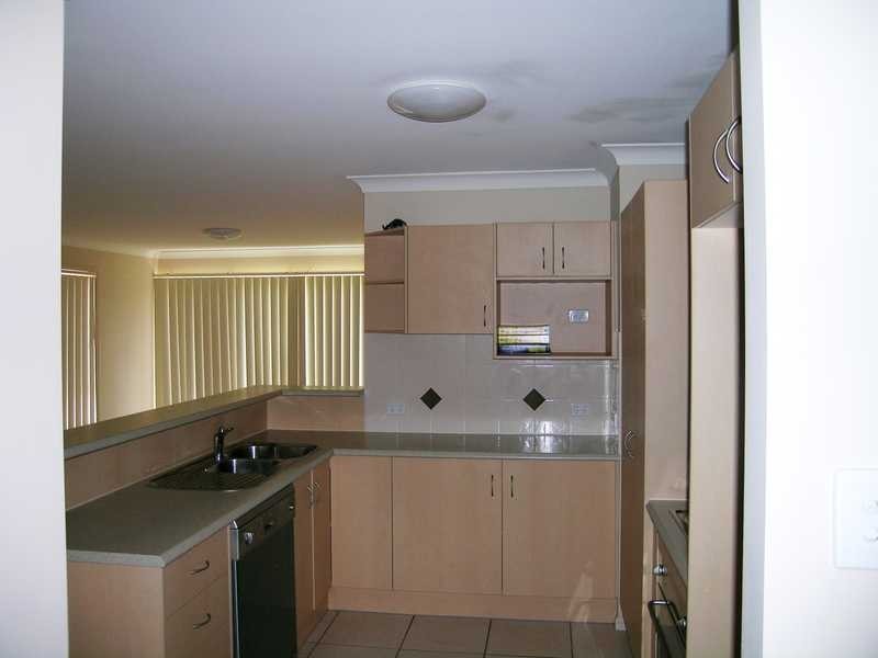 72 Lake Manchester St, Waterford West QLD 4133