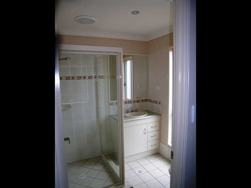 72 Lake Manchester St, Waterford West QLD 4133