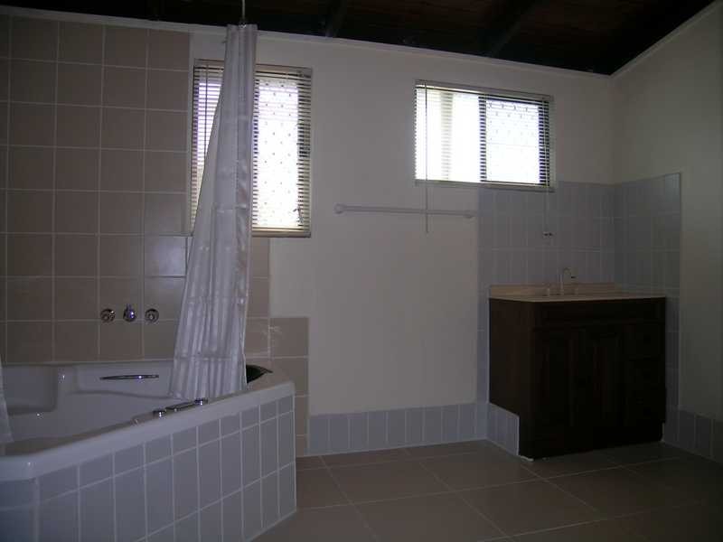 24 Meranti Street, Crestmead QLD 4132