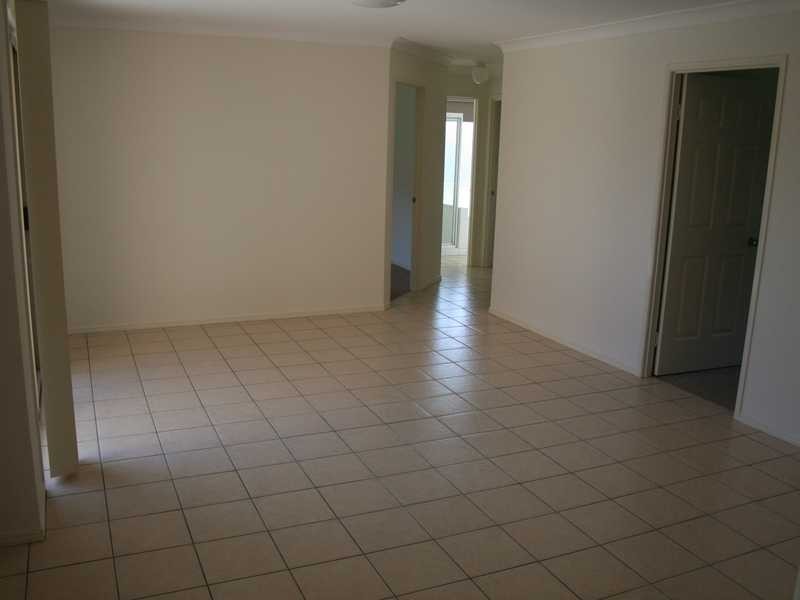 9 Woodrow Place, Marsden QLD 4132