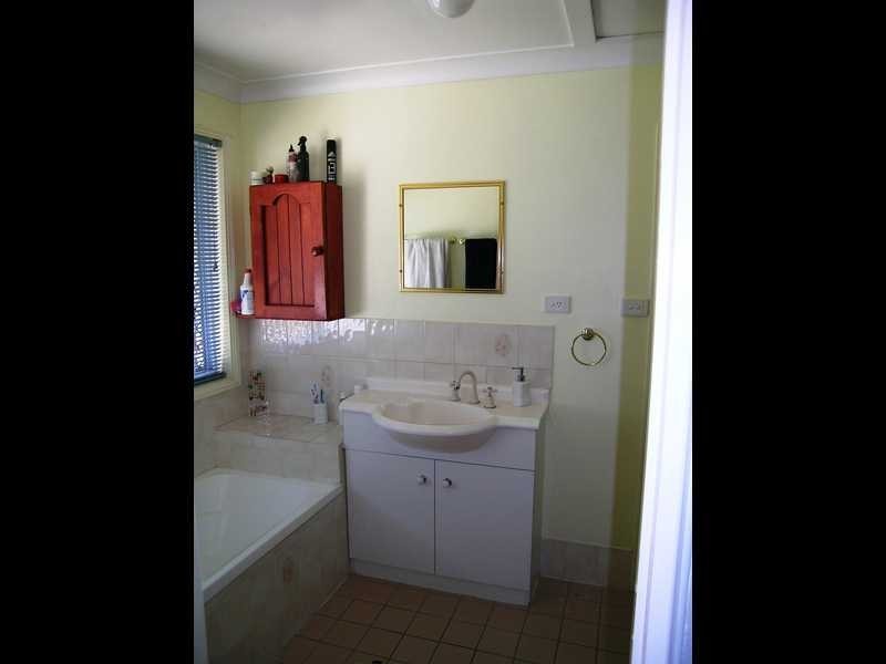 4 Avalon Court, Marsden QLD 4132