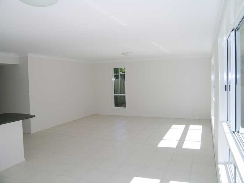 2/17 Lynelle Street, Marsden QLD 4132