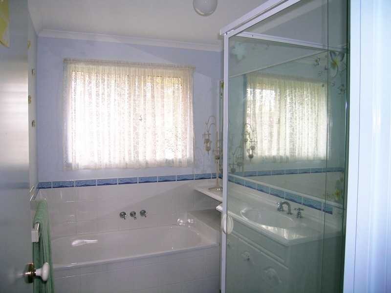 8 Bravo Court, Waterford West QLD 4133