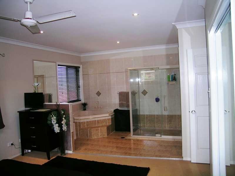 2 Lycoris Street, Crestmead QLD 4132