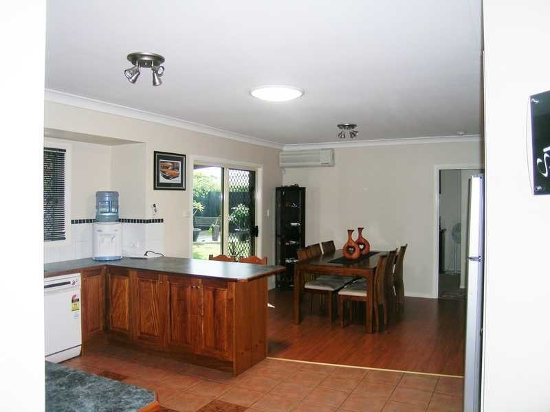 2 Lycoris Street, Crestmead QLD 4132