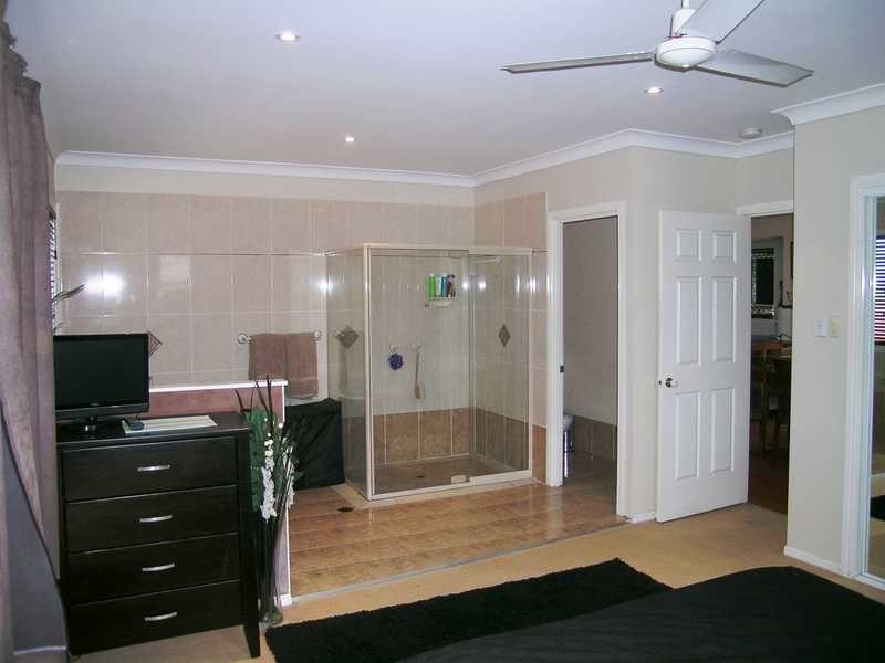 2 Lycoris Street, Crestmead QLD 4132