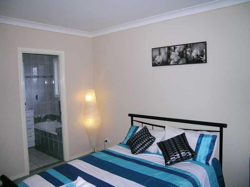 2 Lycoris Street, Crestmead QLD 4132