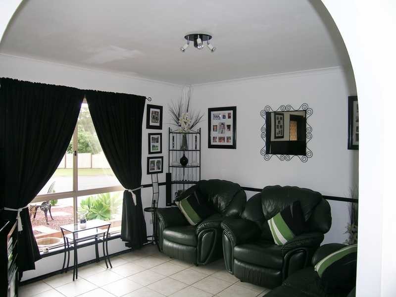 10 Lochore Court, Crestmead QLD 4132