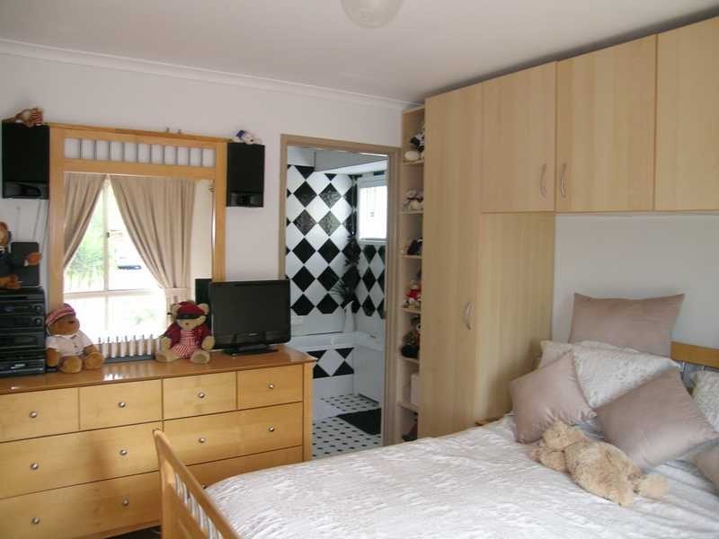 10 Lochore Court, Crestmead QLD 4132