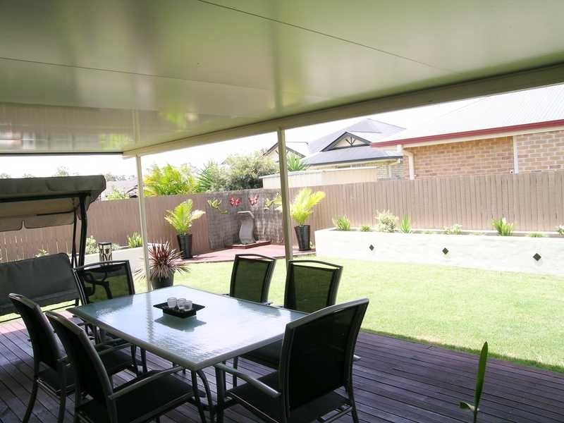 30 Lake Somerset Court, Logan Reserve QLD 4133