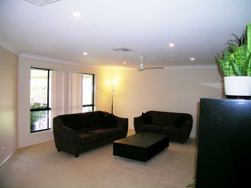 30 Lake Somerset Court, Logan Reserve QLD 4133