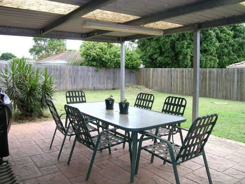 10 Federation Drive, Hillcrest QLD 4118