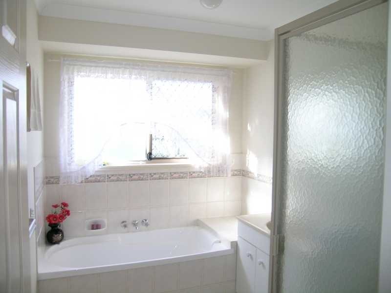 8 Paddies Crescent, Crestmead QLD 4132